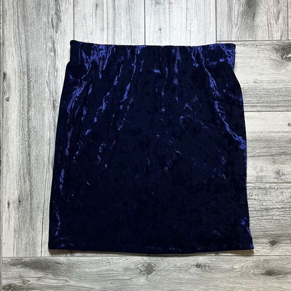 Luxurious Velvet Pencil Skirt in Deep Blue - Picture 1 of 3